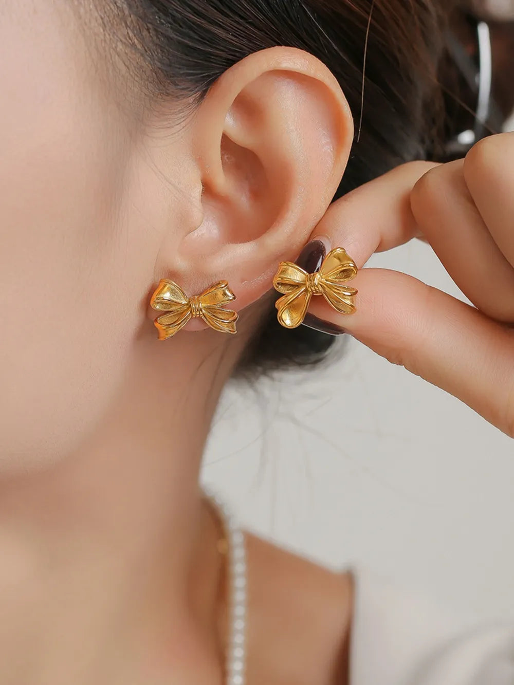 3 Piece Pearl Necklace, Bow Necklace and Stud Earrings Jewelry Set - Thalia Chic