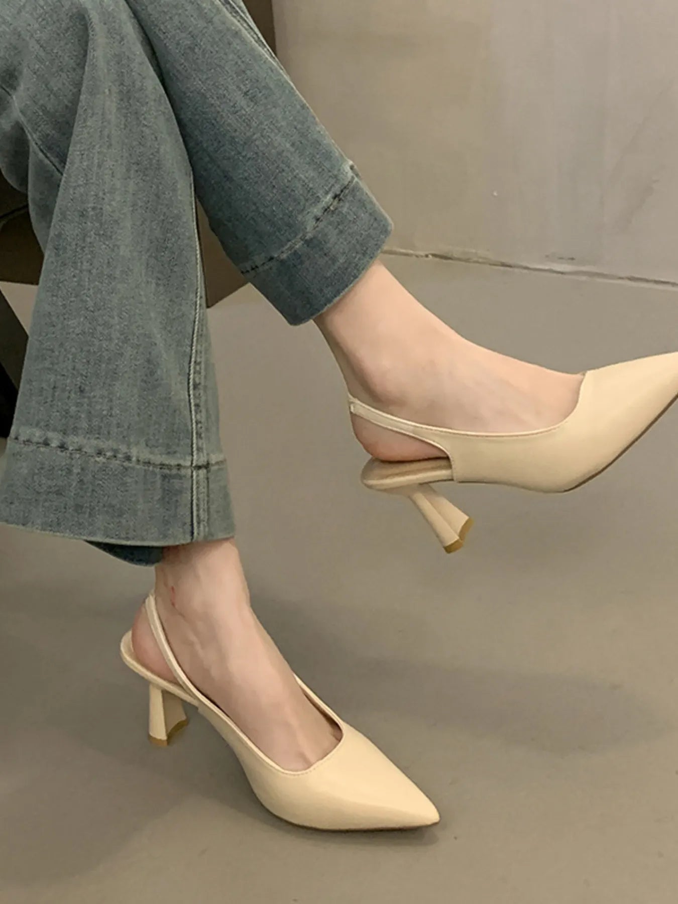 Point Toe Mid Heels Pumps - Thalia Chic